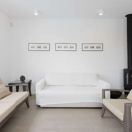 Liiiving In Gaia - Sunny Pool House Apartment *