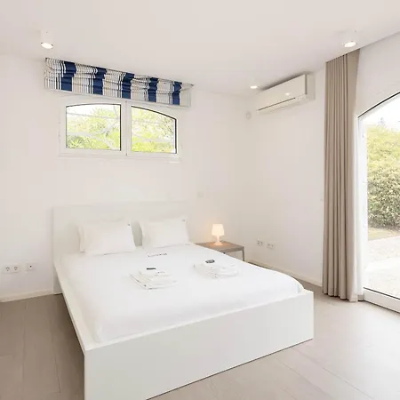 Apartment Liiiving In Gaia - Sunny Pool House *