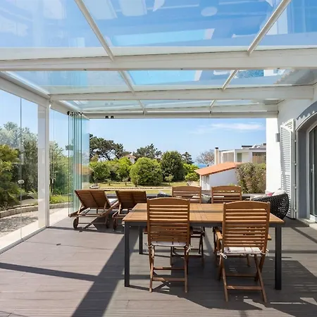 Liiiving In Gaia - Sunny Pool House