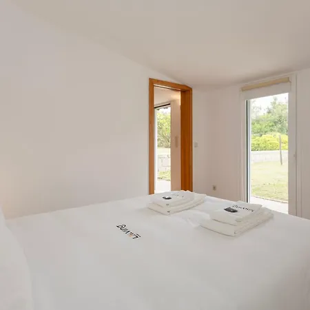 Liiiving In Gaia - Sunny Pool House Valadares (Vila Nova de Gaia, Porto)